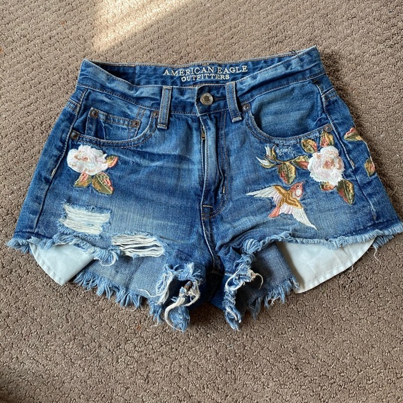American Eagle Outfitters Pants - American eagle high rise embroidered denim shorts